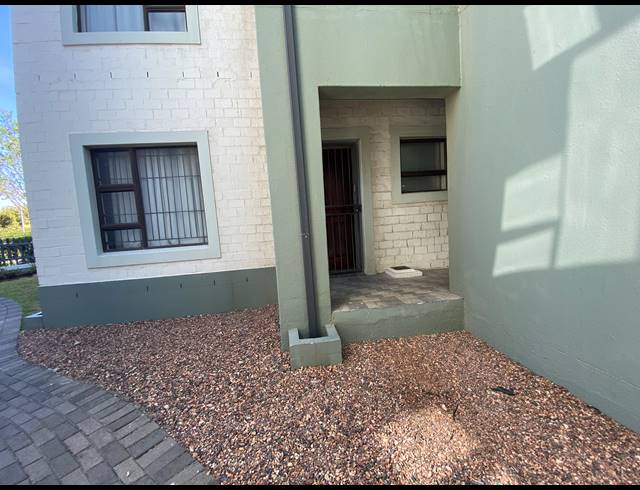 2 BEDROOM APARTMENT FOR SALE IN BURGUNDY ESTATE